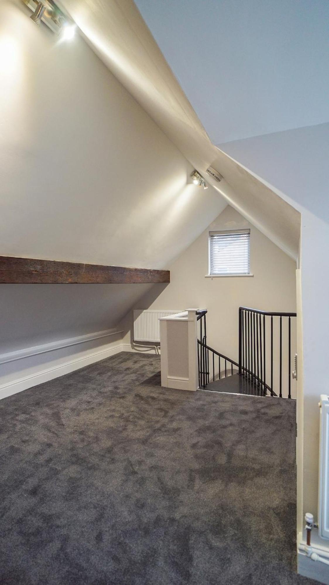 Newly Refurbished 3 Bed House With Parking Holiday home *