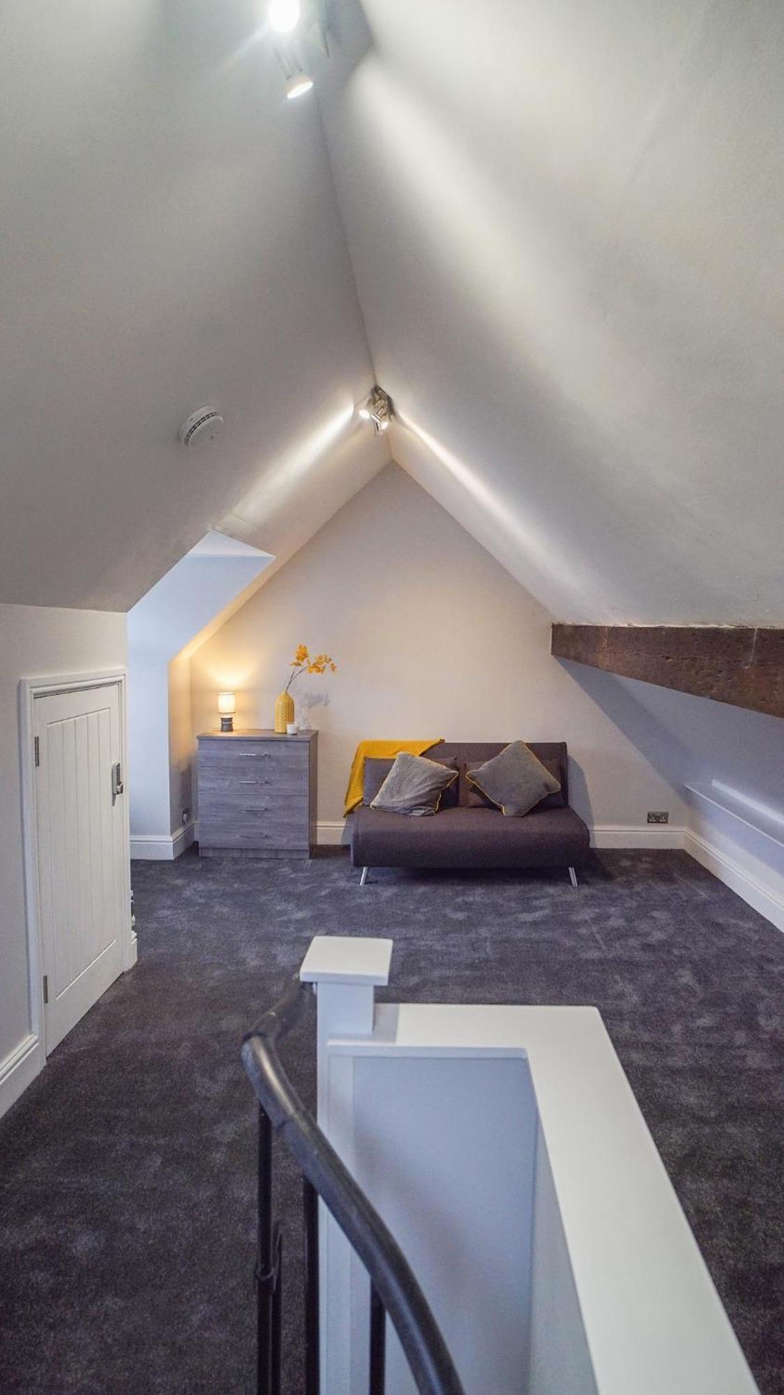 Newly Refurbished 3 Bed House With Parking Birmingham